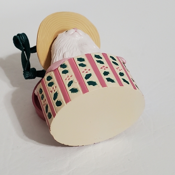 Avon Dress Up Christmas Ornament Hat Box White Cat Hat - Picture 6 of 6